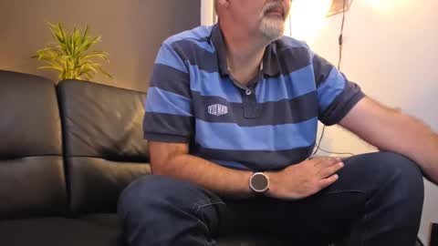 Snapshot of bigbibear88 chatting on September 18, 9:08 pm bigbibear88 online show from September 18, 9:08 pm