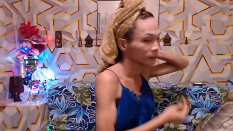 Snapshot of bigthickcock69xx chatting on January 16, 12:09 pm sophia online show from January 16, 12:09 pm