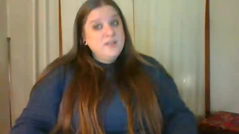 Snapshot of bigwheeliestyle chatting on December 17, 2:55 am Lady of the WHEEL online show from December 17, 2:55 am