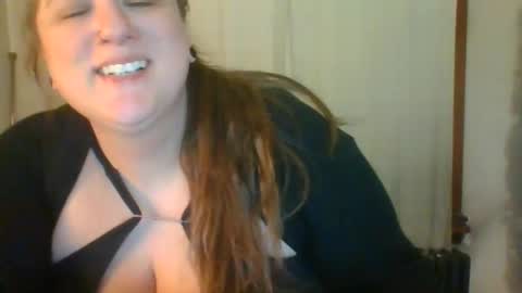 Snapshot of bigwheeliestyle chatting on February 4, 5:53 am Lady of the WHEEL online show from February 4, 5:53 am