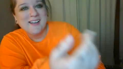 Snapshot of bigwheeliestyle chatting on December 8, 11:18 pm Lady of the WHEEL online show from December 8, 11:18 pm