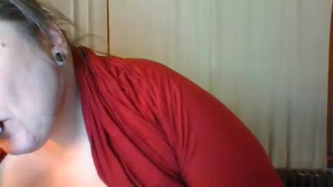Snapshot of bigwheeliestyle chatting on December 3, 8:33 am Lady of the WHEEL online show from December 3, 8:33 am