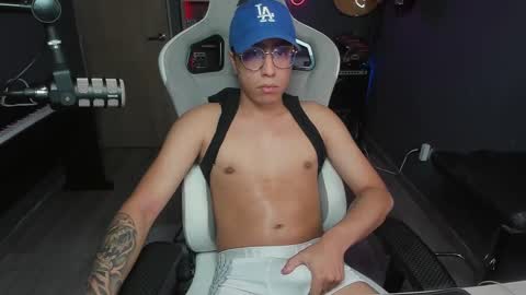Snapshot of bigxboy96 chatting on February 9, 2:07 pm bigxboy96 online show from February 9, 2:07 pm