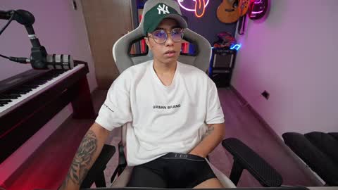 Snapshot of bigxboy96 chatting on January 27, 3:58 am bigxboy96 online show from January 27, 3:58 am