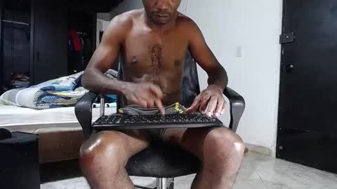Snapshot of black_diamond_t chatting on March 10, 3:45 am Black Diamond online show from March 10, 3:45 am