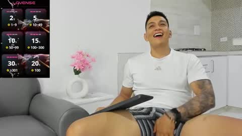 Snapshot of blackbullger_ chatting on September 20, 11:57 am Max online show from September 20, 11:57 am