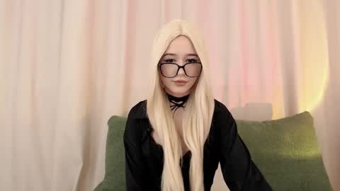Snapshot of blackeyesgirl chatting on September 11, 6:36 am blackeyesgirl online show from September 11, 6:36 am
