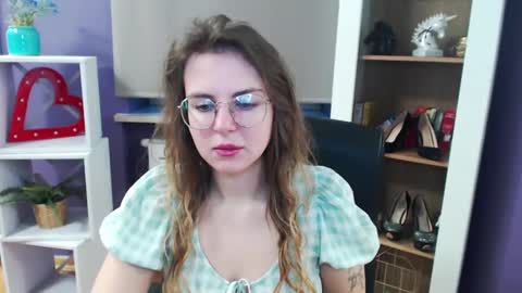 Snapshot of blackrosezoey chatting on March 11, 5:35 am Z O E Y online show from March 11, 5:35 am