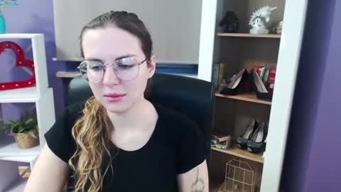 Snapshot of blackrosezoey chatting on March 4, 5:32 am Z O E Y online show from March 4, 5:32 am