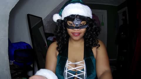 Snapshot of blacksirenqueen chatting on December 25, 11:54 am Queen Siren online show from December 25, 11:54 am