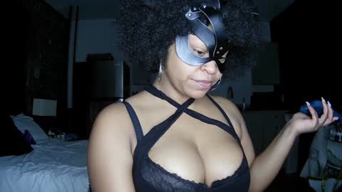 Snapshot of blacksirenqueen chatting on January 12, 10:43 pm Queen Siren online show from January 12, 10:43 pm