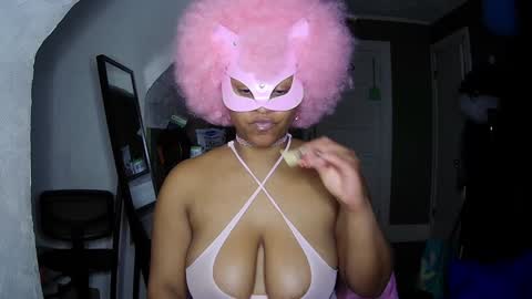 Snapshot of blacksirenqueen chatting on December 15, 10:07 am Queen Siren online show from December 15, 10:07 am