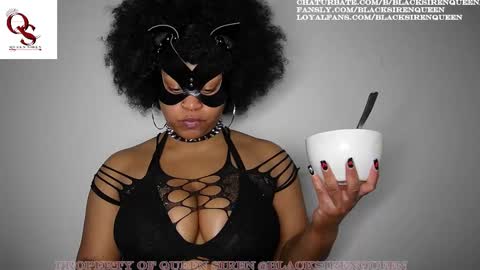 Snapshot of blacksirenqueen chatting on February 16, 9:38 pm Queen Siren online show from February 16, 9:38 pm
