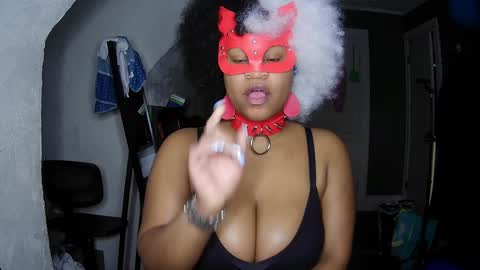 Snapshot of blacksirenqueen chatting on December 20, 5:57 am Queen Siren online show from December 20, 5:57 am