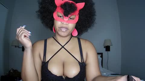 Snapshot of blacksirenqueen chatting on January 5, 3:11 am Queen Siren online show from January 5, 3:11 am
