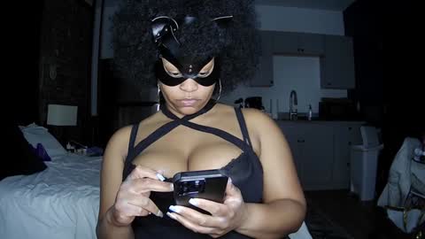 Snapshot of blacksirenqueen chatting on January 13, 4:50 am Queen Siren online show from January 13, 4:50 am