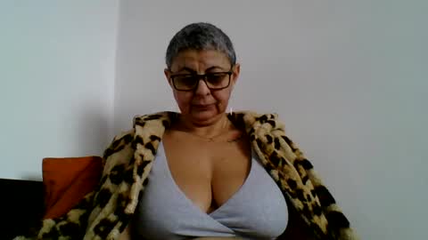 Snapshot of blackwidow05 chatting on February 4, 11:27 am Black Widow online show from February 4, 11:27 am