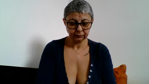 Snapshot of blackwidow05 chatting on February 17, 11:02 am Black Widow online show from February 17, 11:02 am
