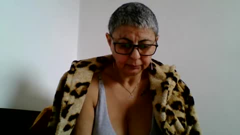 Snapshot of blackwidow05 chatting on February 5, 11:23 am Black Widow online show from February 5, 11:23 am