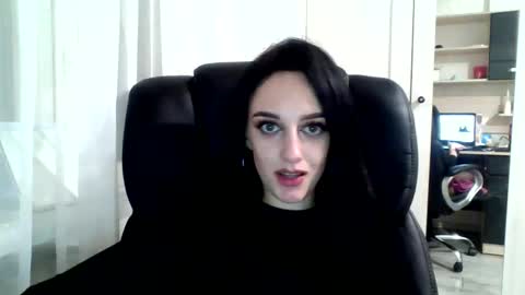 Ivy online show from January 18, 8:09 pm