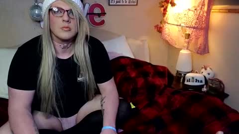 Snapshot of blakelytgirl chatting on February 25, 2:48 pm Blakely Morningstar online show from February 25, 2:48 pm