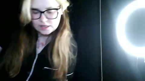 Snapshot of blesskitty_ chatting on September 11, 1:23 pm blesskitty_ online show from September 11, 1:23 pm