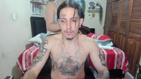 Snapshot of blondandtattooface chatting on January 11, 6:35 am blondandtattooface online show from January 11, 6:35 am