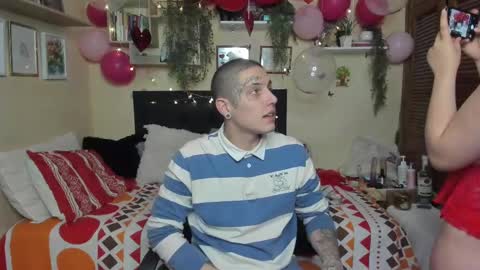 Snapshot of blondandtattooface chatting on February 15, 2:47 am blondandtattooface online show from February 15, 2:47 am
