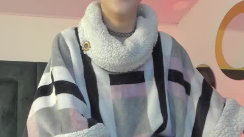 Snapshot of bonniecute_ chatting on March 2, 11:39 am online show from March 2, 11:39 am