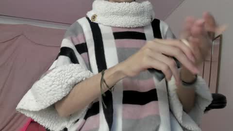 Snapshot of bonniecute_ chatting on February 1, 11:31 am online show from February 1, 11:31 am