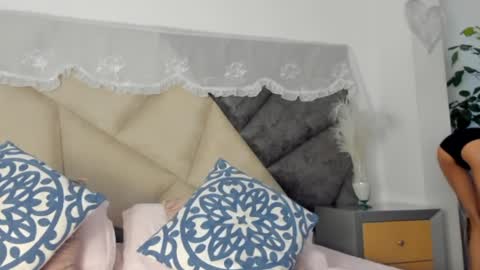 Snapshot of bonniecute_ chatting on January 24, 11:37 am online show from January 24, 11:37 am