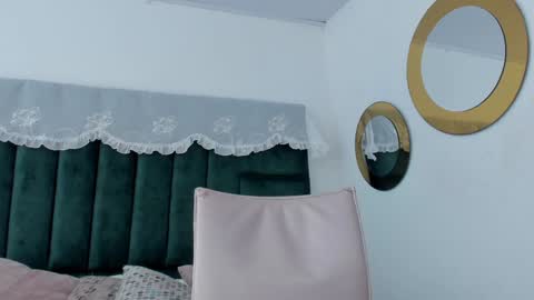 Snapshot of bonniecute_ chatting on January 19, 2:38 pm online show from January 19, 2:38 pm