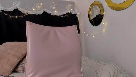 Snapshot of bonniecute_ chatting on January 17, 3:00 pm online show from January 17, 3:00 pm