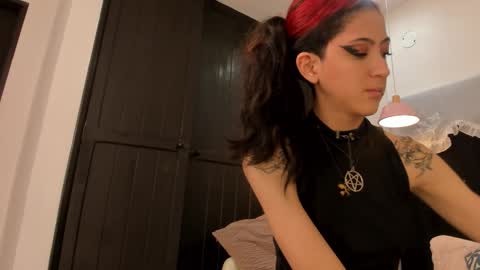 Snapshot of bonniecute_ chatting on September 12, 12:12 am online show from September 12, 12:12 am