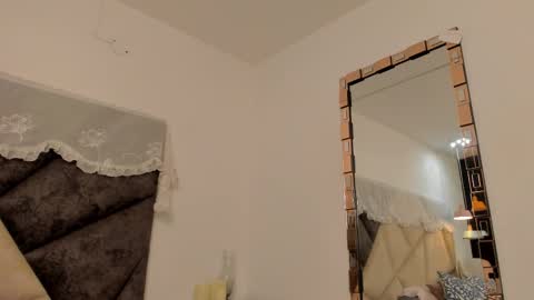 Snapshot of bonniecute_ chatting on September 14, 12:24 am online show from September 14, 12:24 am