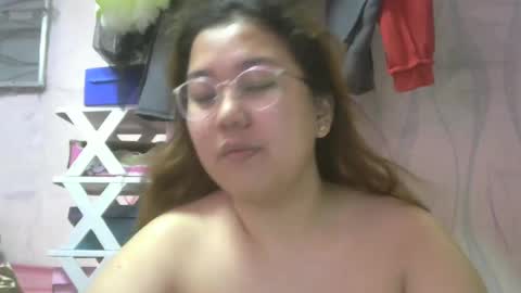 Snapshot of boobsiemarie chatting on March 9, 11:36 am MommyMarie-Singlemom of 2. online show from March 9, 11:36 am
