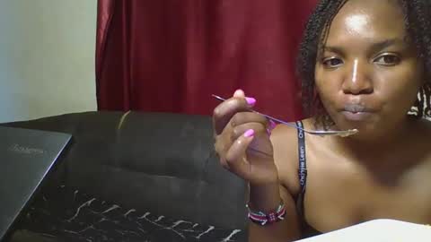 Snapshot of bootie_caramel chatting on March 2, 10:45 am bootie_caramel online show from March 2, 10:45 am