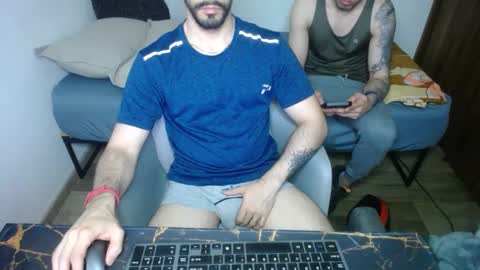 bossking019 online show from March 12, 10:39 pm