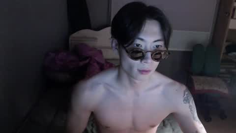 Snapshot of boxman556990 chatting on March 6, 8:05 pm boxman556990 online show from March 6, 8:05 pm