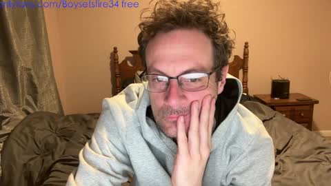 Snapshot of boysetsfire34 chatting on February 20, 8:50 am boysetsfire34 online show from February 20, 8:50 am