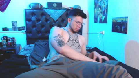 brad hot boy online show from December 10, 4:06 pm