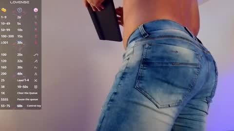 Snapshot of bradleycolton chatting on February 6, 4:25 pm Bradley Colton Independ Model online show from February 6, 4:25 pm