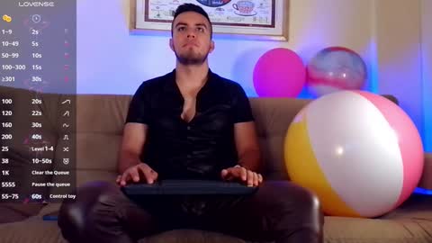 Snapshot of bradleycolton chatting on January 28, 9:50 pm Bradley Colton Independ Model online show from January 28, 9:50 pm