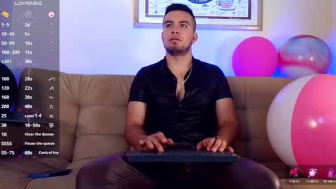 Snapshot of bradleycolton chatting on January 27, 4:22 pm Bradley Colton Independ Model online show from January 27, 4:22 pm