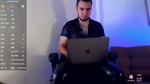 Snapshot of bradleycolton chatting on March 3, 2:06 pm Bradley Colton Independ Model online show from March 3, 2:06 pm