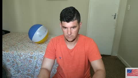 Snapshot of brendansexyboy098754 chatting on February 5, 6:45 am ask me lol online show from February 5, 6:45 am