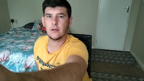 Snapshot of brendansexyboy098754 chatting on January 4, 2:56 pm ask me lol online show from January 4, 2:56 pm