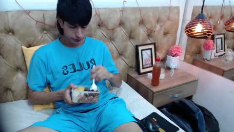 Snapshot of brent18_ chatting on February 15, 1:42 am Esteban online show from February 15, 1:42 am