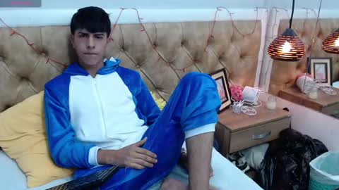 Snapshot of brent18_ chatting on March 12, 7:24 am Esteban online show from March 12, 7:24 am