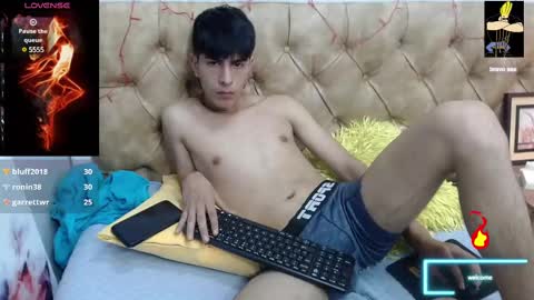 Snapshot of brent18_ chatting on February 22, 9:23 am Esteban online show from February 22, 9:23 am